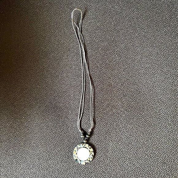 New - Necklace with shell inlays - modern circle and arcs - Picture 3 of 3